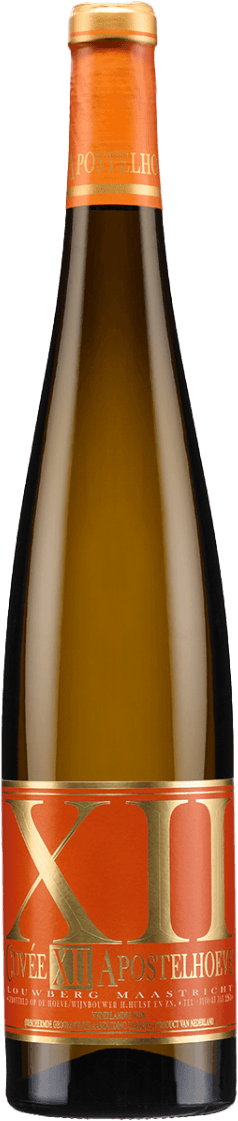 Het label toont grote Romeinse cijfers 'XII' in goud op een oranje achtergrond, met daaronder de tekst 'Cuvée XII Apostelhoeve'.