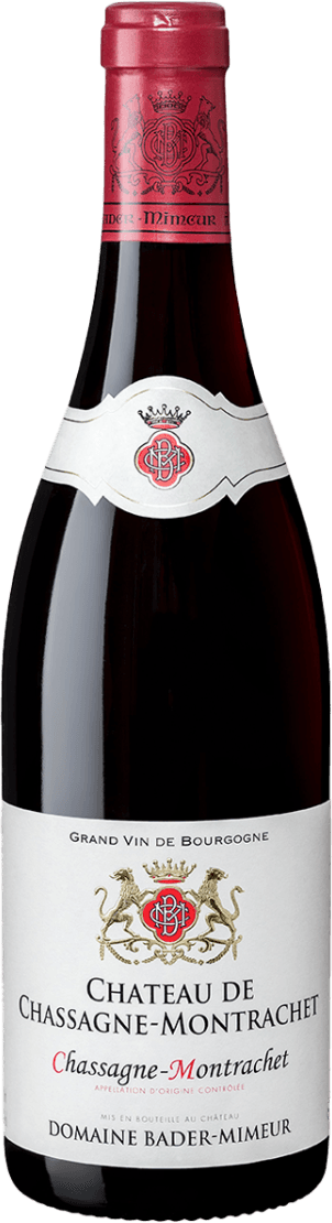 Het label toont een traditioneel ontwerp met een familiewapen. Er zijn sierlijke gouden leeuwen afgebeeld met een kroon erboven, en er is een rood embleem met initialen. De tekst bevat de naam van het kasteel en de regio.