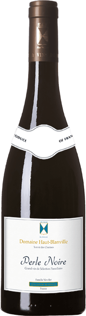 Het label is wit met een minimalistisch ontwerp. Er staat een rechthoekig embleem bovenaan, gevolgd door de tekst 'Domaine Haut-Blanville'. Daaronder staat 'Perle Noire' in cursieve letters. Onderaan het label staan kleinere teksten met informatie over de wijn.