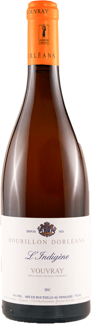 Het label is traditioneel vormgegeven met een wit achtergrond en elegante, klassieke typografie. Bovenaan het label staat een familiewapen/schild in kleur. De naam van de wijn en producent staan centraal op het etiket, met sierlijke letters voor 'L'Indigène'. Verder zijn er geen grote afbeeldingen of opvallende grafische elementen behalve het schild.