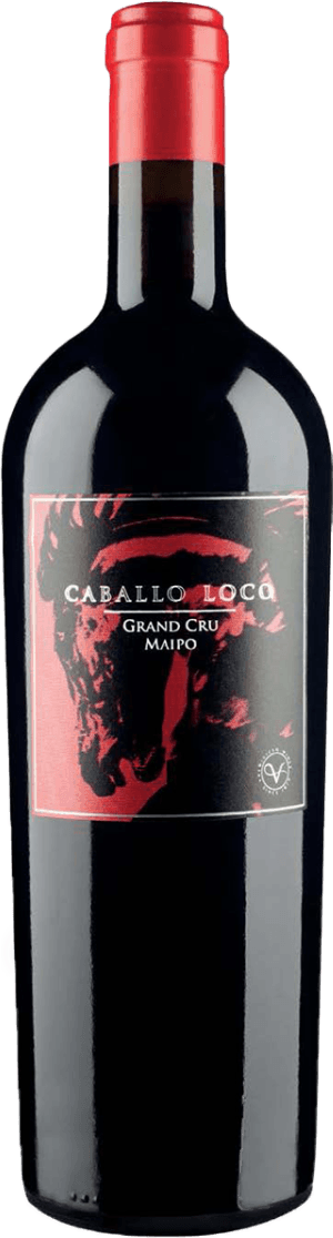 Het label toont een expressieve, kunstzinnige afbeelding van een paardenhoofd in rode en zwarte tinten. De stijl is modern en opvallend, met een abstracte, schilderachtige uitstraling. De naam 'Caballo Loco' staat prominent in grote, witte letters over het paardenhoofd heen, en daaronder in kleinere letters 'Grand Cru Maipo'. Rechtsonder is een klein, wit embleem te zien.