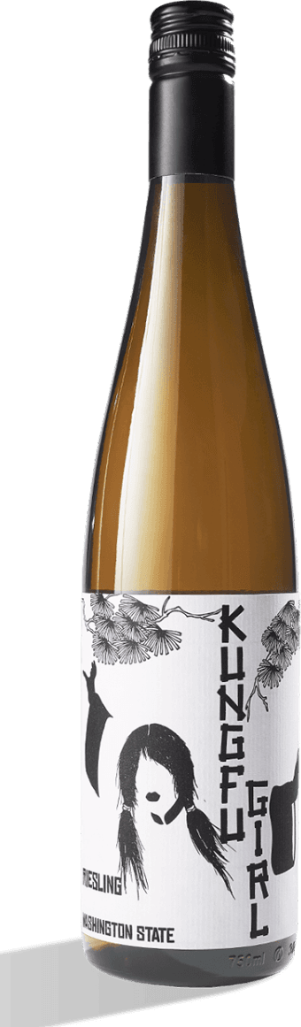 Het label toont een gestileerde tekening van een vrouw met lang haar en een masker, in een kungfu-achtige pose. Er zijn takken of bladeren afgebeeld aan de bovenkant van het label. De naam 'Kung Fu Girl' staat verticaal geschreven in grote letters.
