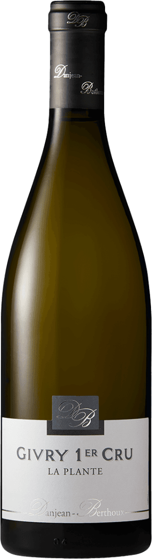 Het label is klassiek en minimalistisch vormgegeven. Het bestaat uit een witte achtergrond met zwarte en zilveren accenten. Bovenaan het label staat een klein vierkant met de initialen 'DB' in sierlijke letters. De naam van de wijn 'Givry 1er Cru La Plante' staat prominent in het midden in strakke, zwarte hoofdletters. Onderaan het label staat de naam van het domein in een sierlijk, cursief lettertype. Er zijn geen afbeeldingen van dieren, kastelen of natuur, enkel tekst en een klein monogram.