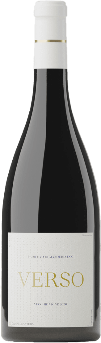 Het label is minimalistisch en modern vormgegeven met een lichte achtergrond en grote, goudkleurige letters waarop 'VERSO' staat. Er zijn geen afbeeldingen of illustraties aanwezig, enkel tekst in verschillende groottes. Het geheel oogt strak, rustig en elegant.