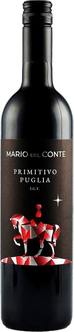 Het label toont een abstracte afbeelding van een paard in rood en zilver, gevormd door geometrische patronen. Bovenaan staan de woorden 'MARIO DEL CONTE' en 'PRIMITIVO PUGLIA I.G.T.'. Er is ook een kleine stervormige afbeelding naast de tekst.