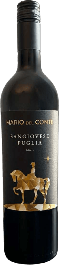 Het label toont een geometrische afbeelding van een ruiter op een paard in goudtinten. Bovenaan staan de woorden 'Mario del Conte' in gouden letters, gevolgd door 'Sangiovese Puglia I.G.T.' in witte letters. Er is ook een kleine stervorm in goud afgebeeld.