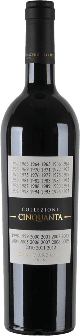 Het label toont een lijst van jaartallen in een strak en minimalistisch design. Bovenaan is er de naam 'Collezione Cinquanta' in goudkleurige letters op een zwarte achtergrond, wat elegantie toevoegt. Onderaan staat 'San Marzano' met kleinere tekst.