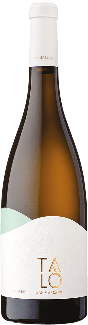 Het label is minimalistisch en modern vormgegeven met een golvende witte achtergrond die deels over de fles loopt. In reliëf is een abstracte lijntekening zichtbaar, mogelijk van een druiventros of natuurmotief. De naam 'TALÒ' staat groot en goudkleurig centraal op het label, met daaronder kleinere tekst voor het wijnhuis en druivensoort. Links bovenin zit een zachtgroene kleurvlak als extra accent.