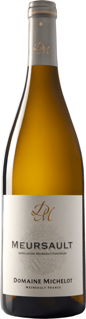 Het label is klassiek en minimalistisch vormgegeven, met een witte achtergrond. Bovenaan staat het monogram 'DM' in sierlijke gouden letters. Centraal op het label prijkt de naam 'Meursault' in grote, duidelijke zwarte letters. Daaronder staat een subtiel familiewapen of schild verwerkt als watermerk-achtige illustratie. Onderaan staan de naam van het domein en locatie-informatie in kleinere zwarte letters.