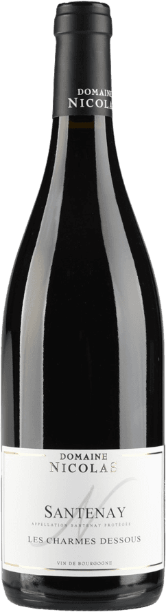Het label is minimalistisch en elegant met een witte achtergrond. De tekst bevat de naam 'Domaine Nicolas' bovenaan, gevolgd door 'Santenay' en 'Les Charmes Dessous'. Er is een subtiele tekening of lijn onder de tekst, die mogelijk een abstracte vorm voorstelt.