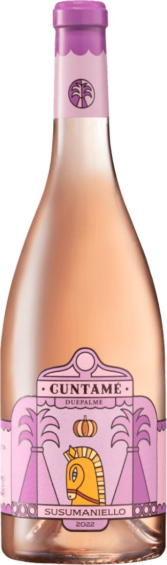 Het label heeft een opvallend ontwerp met een gestileerd paard in het midden, omringd door palmbomen. Bovenaan staat de naam 'CUNTAMÉ' in grote letters en daaronder 'SUSUMANIELLO'. Het geheel heeft een art deco-achtige uitstraling.