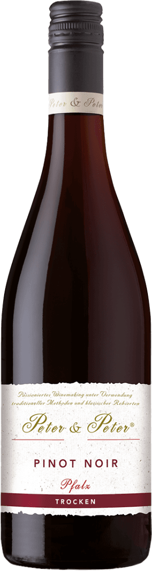 Het label toont de naam 'Peter & Peter' in een sierlijk lettertype, met daaronder 'Pinot Noir' en 'Pfalz'. Onderaan staat 'Trocken' op een rode achtergrondstrook. Het label is eenvoudig en traditioneel vormgegeven.