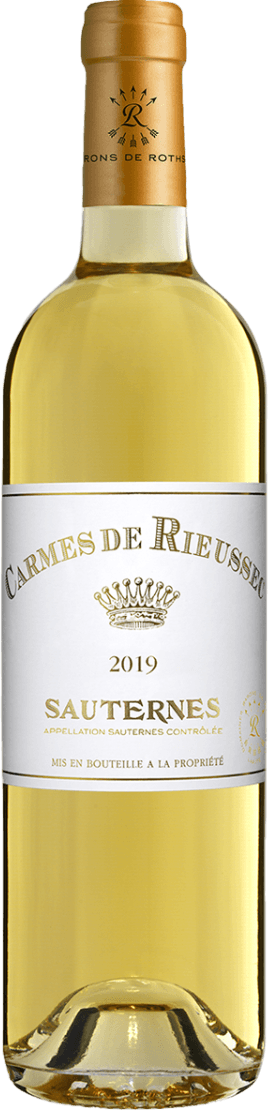 Het label toont de tekst 'CARMES DE RIEUSSEC' in grote, klassieke letters. Er is een kroon afgebeeld onder de naam, wat een gevoel van luxe en traditie geeft. Het jaartal 2019 staat eronder vermeld. De achtergrond is wit met gouden accenten.