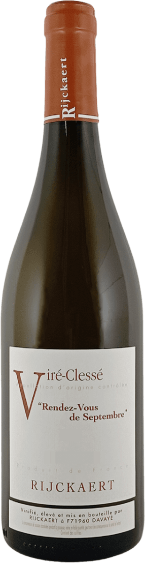 Het label is wit met een minimalistisch ontwerp. Er staat een grote, opvallende 'V' aan de linkerkant, gevolgd door de naam van de wijn 'Viré-Clessé' en daaronder in het midden groot gedrukt 'Rendez-Vous de Septembre'. Onderaan het label staat in hoofdletters 'RIJCKAERT'. Het geheel oogt strak, zonder illustraties of afbeeldingen.