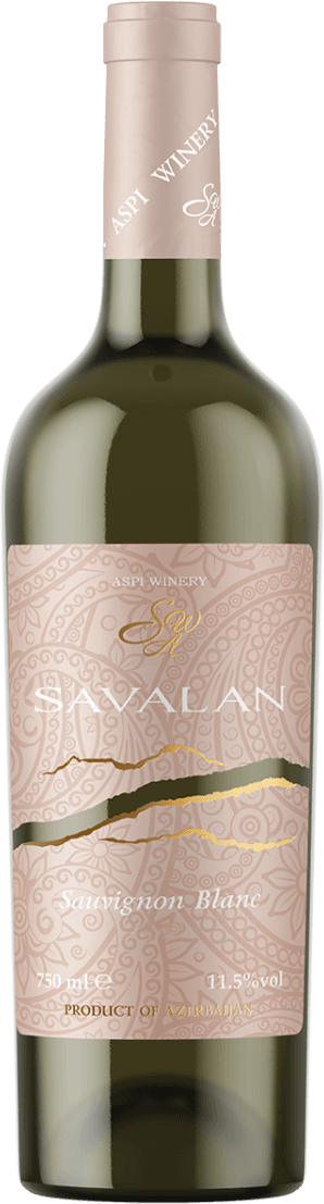 Het label is zachtroze met een sierlijk patroon van abstracte, organische vormen en lijnen, wat doet denken aan een mix van oosterse motieven en moderne kunst. Er loopt een golvende gouden en donkergroene lijn diagonaal over het label, wat een luxe uitstraling geeft. De naam 'SAVALAN' is prominent in witte hoofdletters weergegeven, met daarboven in goud sierlijke initialen en de naam van de winery. Het geheel oogt stijlvol, eigentijds en licht artistiek.