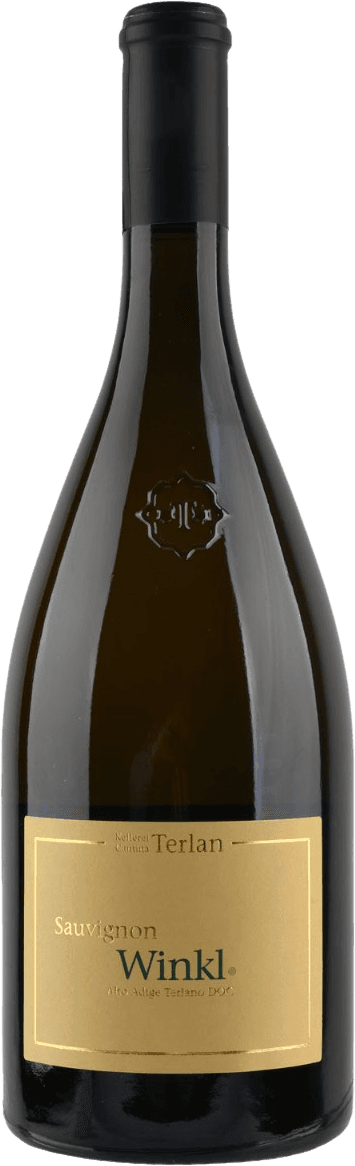 Het label is minimalistisch en rechthoekig, met de naam van de wijn 'Sauvignon Winkl' in het midden. De achtergrond is goudkleurig met een dunne, witte omlijning.