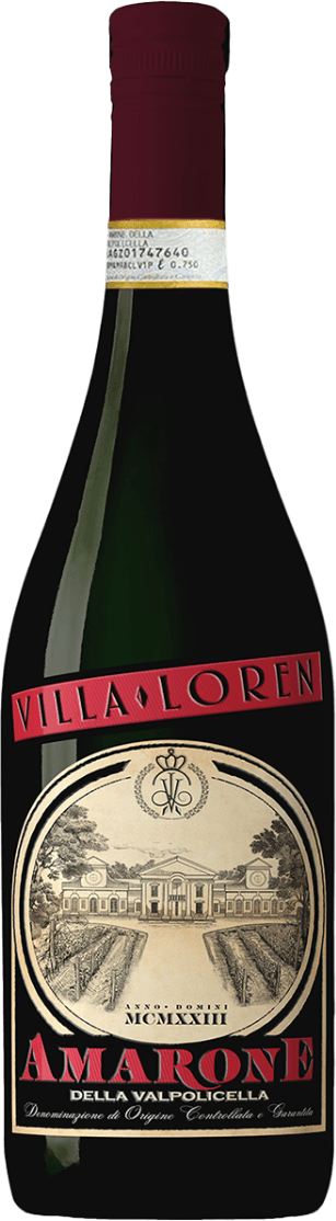 Het label toont een tekening van een statig gebouw met bomen en wijnvelden eromheen. Bovenaan staat de naam 'Villa Loren' in grote rode letters op een zwarte achtergrond. Onder de tekening staat 'Amarone della Valpolicella' in rode en witte letters.