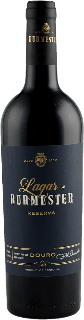Burmester - Lagar de Burmester 2021 Het label is donkerblauw met gouden en witte letters. Bovenaan staat het logo van Burmester, dat lijkt op een familiewapen. De naam 'Lagar de Burmester' staat prominent in grote letters in het midden, met daaronder 'Reserva'. Onderaan is er informatie over de wijn zoals volume en alcoholpercentage.