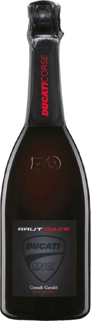 Contadi Castaldi - Franciacorta DOCG Brut Race Ducati Corse Het label is strak en modern vormgegeven, voornamelijk in zwart en grijstinten met een metallic uitstraling. Centraal staat een schildvormig logo met daarin de tekst 'DUCATI CORSE', wat verwijst naar de motorsport. De woorden 'BRUT RACE' zijn prominent aanwezig, waarbij 'RACE' in het rood is gedrukt voor extra accent. Onderaan het label staat de producent 'Contadi Castaldi' en 'Franciacorta' in kleine witte en rode letters. Het geheel straalt snelheid, sportiviteit en exclusiviteit uit.