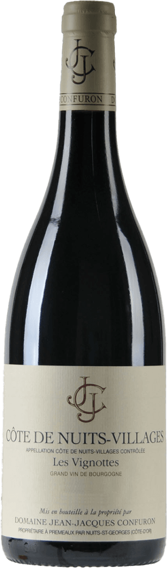 Domaine Jean Jacques Confuron - Côte de Nuits Villages AC Les Vignottes 2023 Het label is klassiek en minimalistisch vormgegeven. Het heeft een crèmekleurige achtergrond met bordeauxrode en zwarte tekst. Bovenaan staat het monogram van de producent (JC) in het groot, centraal op het label. Verder zijn er geen afbeeldingen of illustraties te zien, alleen tekst die informatie geeft over de wijn en de producent.