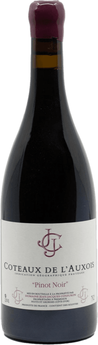 Domaine Jean Jacques Confuron - Côteaux de l'Auxois IGP Clos de la Romanée, Pinot Gris 2023 Het label is minimalistisch vormgegeven met een witte achtergrond en eenvoudige, klassieke typografie. Centraal staat een monogram van de letters 'JC' in een sierlijk lettertype, uitgevoerd in bordeauxrood. De naam van de wijnstreek 'Coteaux de l'Auxois' en het druivenras 'Pinot Noir' staan duidelijk vermeld. Verder zijn er geen afbeeldingen of illustraties aanwezig.