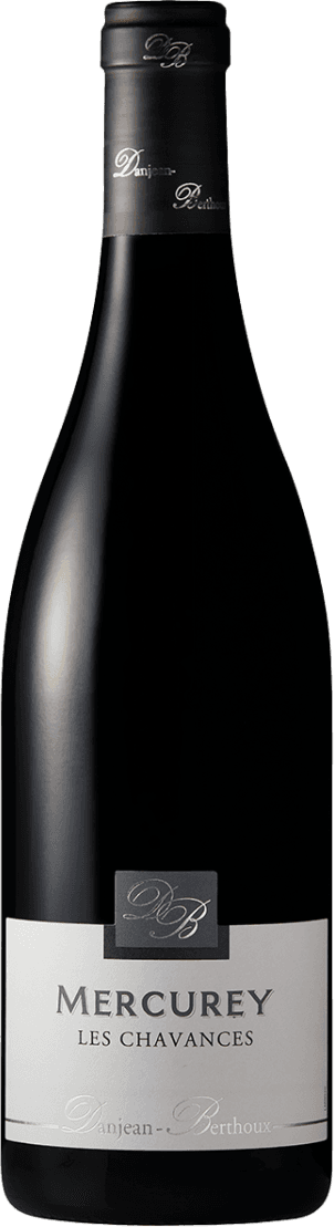 Domaine Danjean-Berthoux - Mercurey AC Les Chavances Het label van deze wijnfles is klassiek en minimalistisch vormgegeven. Bovenaan het label staat een vierkant grijs vlak met daarin sierlijke initialen 'DB'. Daaronder staat in grote, strakke letters 'Mercurey' met daaronder 'Les Chavances'. Onderaan het label staat sierlijk 'Danjean-Berthoux'. Het label bevat geen afbeeldingen, enkel tekst en een sierlijk element.