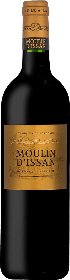 Moulin d'Issan Bordeaux Supérieur AC 2021 Het label is goudkleurig met een klassieke uitstraling. In het midden staat prominent de naam 'Moulin d'Issan' in grote zwarte hoofdletters. Bovenaan het label staat 'Grand Vin de Bordeaux', en onderaan 'Bordeaux Supérieur'. Op de achtergrond is een subtiele tekening zichtbaar van een kasteel of wijnhuis, uitgevoerd in een lichte, bijna transparante stijl.