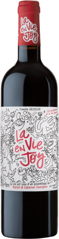 Domaine de Joy - Côtes de Gascogne IGP La Vie en Joÿ Het label toont een speels en artistiek ontwerp met abstracte tekeningen van verschillende objecten, zoals bloemen, gezichten en dieren. De naam 'La Vie en Joÿ' staat prominent in grote rode letters in het midden van het label.