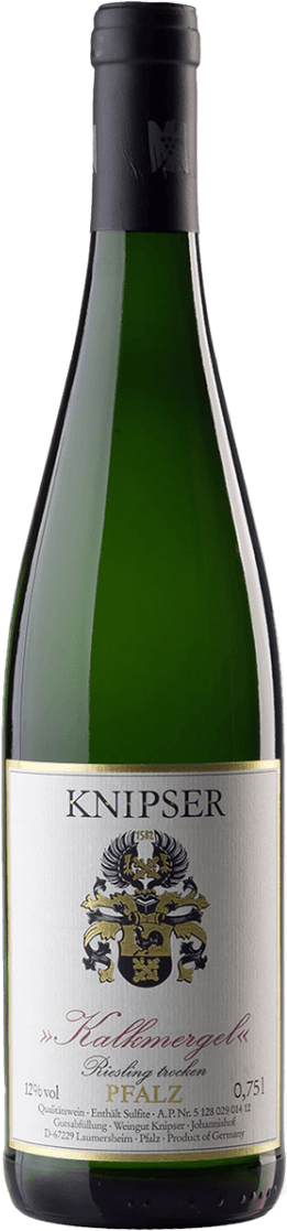 Weingut Knipser - Laumersheim Kalkmergel Riesling Het label toont een familiewapen centraal geplaatst met sierlijke details. Bovenaan staat de naam 'KNIPSER' in grote zwarte letters. Onderaan is er tekst in een elegante, rode en zwarte lettertype.