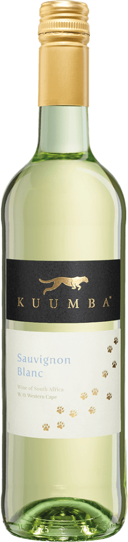 Kuumba - Western Cape Sauvignon Blanc Het label toont een zwarte achtergrond met daarop in goudkleurige letters het woord 'KUUMBA'. Boven de tekst is een afbeelding van een gouden luipaard of cheetah te zien. Op het onderste deel van het label zijn er kleine, goudkleurige pootafdrukken die diagonaal over de witte achtergrond lopen.