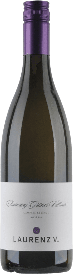 Laurenz V. - Kamptal Reserve Charming Grüner Veltliner Het label is wit met de naam 'Charming Grüner Veltliner' in elegante letters. Onderaan staat 'Laurenz V.' in grotere, zwarte letters. Er is een paarse cirkel met een 'by' erin.