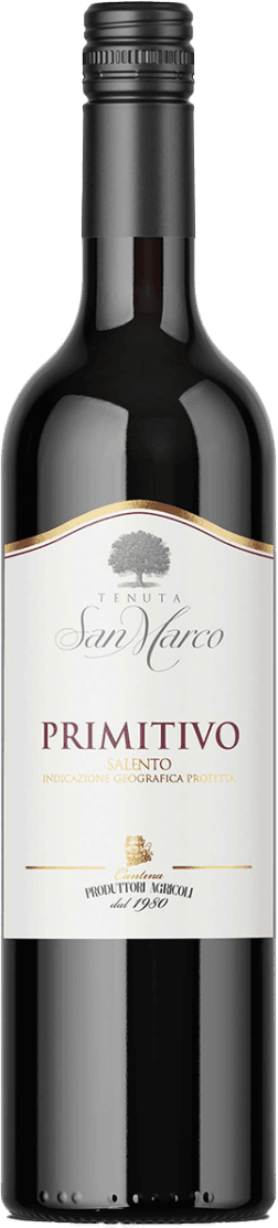 MARC - Tenuta San Marco, Salento IGP Primitivo Het label toont de naam 'Tenuta San Marco' in sierlijke letters, met daaronder 'Primitivo' en 'Salento Indicazione Geografica Protetta'. Bovenaan het label is een tekening van een boom zichtbaar. Onderaan staat een embleem of zegel met de tekst 'Produttori Agricoli dal 1980'.