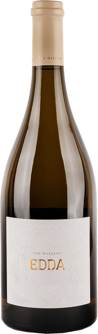 San Marzano - Salento IGP Edda Bianco 2022 Het wijnlabel is minimalistisch en elegant, met een witte achtergrond en subtiele reliëfdruk. De naam 'EDDA' staat in grote, goudkleurige letters centraal op het label. Daarboven staat de naam 'San Marzano' in kleinere letters. Het ontwerp heeft een verfijnde uitstraling zonder afbeeldingen of illustraties.