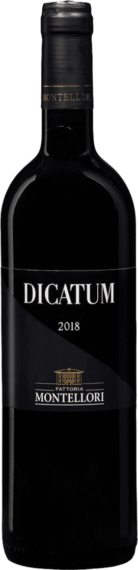 Toscana IGT Dicatum 2018 Het label is zwart met witte en gouden letters. Bovenaan staat groot 'DICATUM' in witte letters, daaronder het jaartal '2018'. Onderaan is er een afbeelding van een gebouw of kasteel in goud, met daaronder de tekst 'FATTORIA MONTELLORI'.