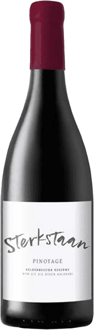 Orange River Cellars - Sterkstaan Pinotage Het label is minimalistisch met de naam 'Sterkstaan' in een grote, speelse en moderne lettertype. Daaronder staat 'Pinotage' in een kleiner, traditioneel lettertype. De achtergrond is wit zonder verdere afbeeldingen of versieringen.