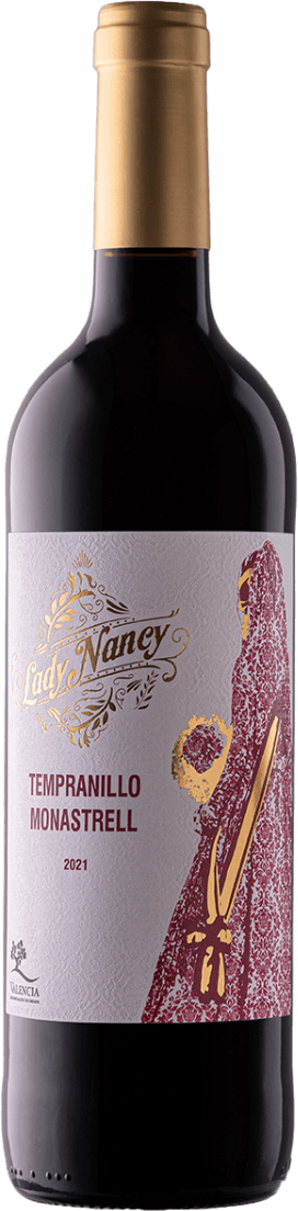 Viñas del Portillo - Valencia DOP Lady Nancy Tinto Joven Monastrell Het label toont een gestileerde afbeelding van een vrouw in traditionele kleding, met goudkleurige versieringen en tekst. De naam 'Lady Nancy' is prominent aanwezig, samen met de druivensoorten 'Tempranillo Monastrell'.