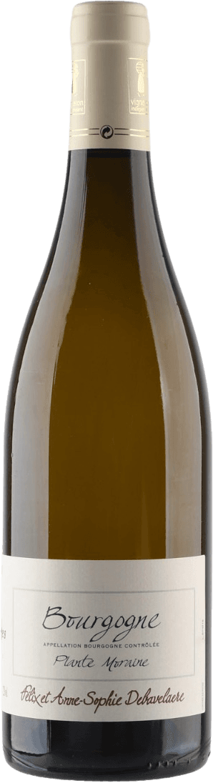 Bourgogne AC Chardonnay 2022 Het label is wit met een eenvoudige en traditionele opmaak. Bovenaan staat in grote letters 'Bourgogne', gevolgd door kleinere tekst die de herkomst en type wijn beschrijft. Onderaan staan namen in een sierlijk lettertype.
