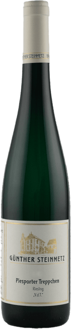 Günther Steinmetz - Piesporter Treppchen von den Terrassen GG Het label toont een afbeelding van een gebouw, mogelijk een wijnhuis, met daaronder de naam 'Günther Steinmetz' en de wijnnaam 'Piesporter Treppchen Riesling'.